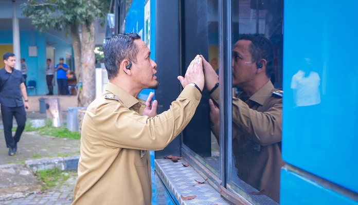 BIKIN GELENG KEPALA... Pekanbaru Punya 90 Bus Transmetro, Hanya 23 Yang Beroperasi, Sisanya ...