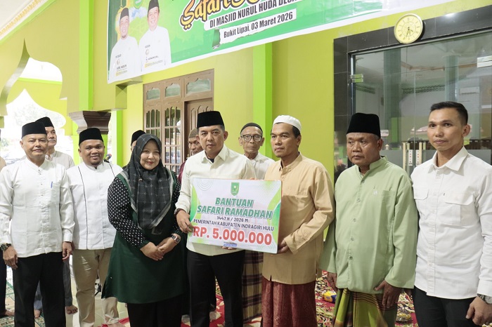 Di Batang Cenaku, Zulfahmi  Tegaskan Komitmen Program Umrah dan Seragam Gratis
