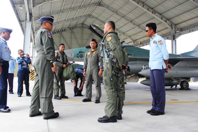 Usai Jalani Tugas di Jakarta, Pesawat F-16 Lanud Rsn Kembali ke Pekanbaru