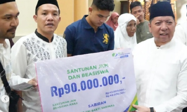 Pemprov Riau Safari Ramadhan di  Masjid Al Falah Bukit Kauman