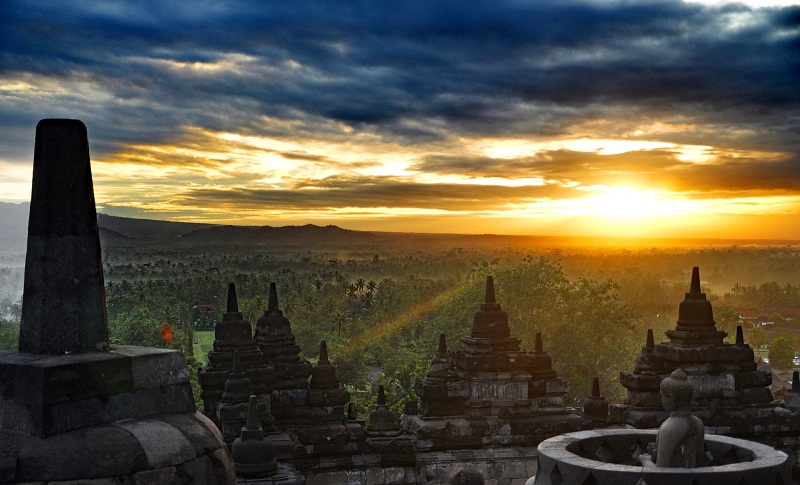 Cara Menikmati Sunrise dan Sunset di Candi Borobudur