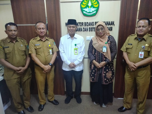 Bappeda Rohul dan UNRI  Jalin Kerja Sama Kajian Penanggulangan Kemiskinan