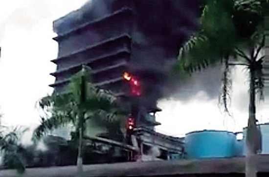 Pabrik Pengolahan CPO PT Nagamas Palm Oil  di Datuk Laksamana Dumai Terbakar