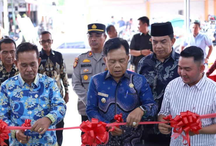 Resmikan Kampung Mart: Bupati Asmar Dorong UMKM Buka Lapangan Kerja Baru