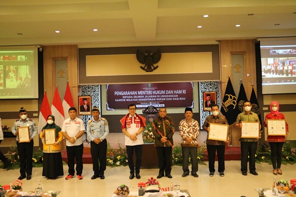 Menteri Yasonna Saksikan Penyerahan 5 Hektare Lahan Pemkab  untuk Lapas Telukkuantan