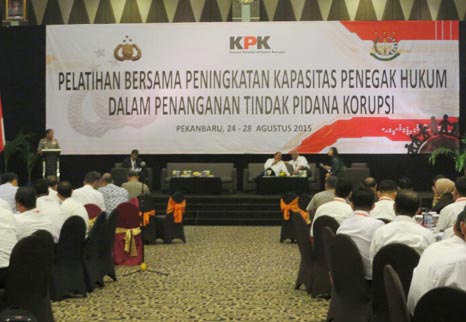 Kapolri, Ketua KPK, Kajagung, PPATK Rapat di Pekanbaru