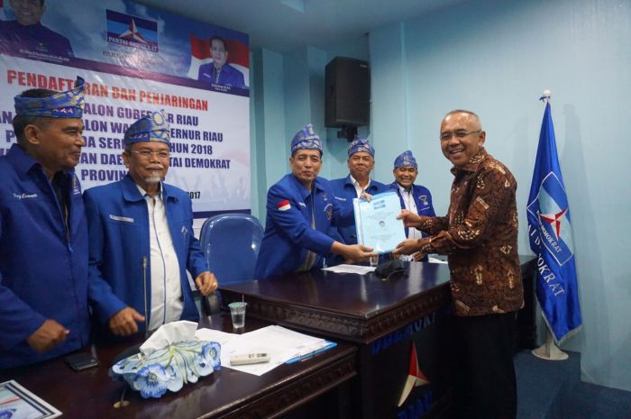 Mantap Maju di Pilgubri 2018, Andi Rachman Daftar ke Demokrat Riau