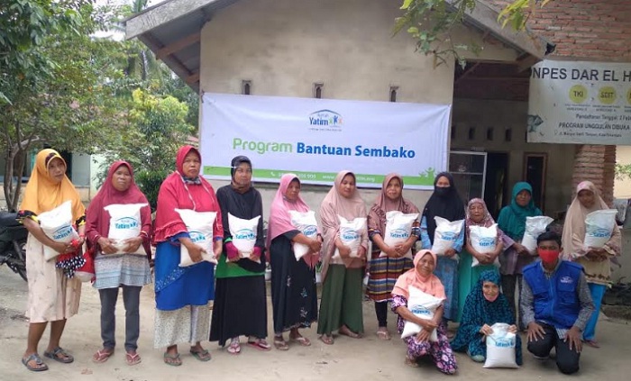 Rumah Yatim Salurkan Bantuan Bahan Pokok untuk Warga Rumbai Pesisir Riau