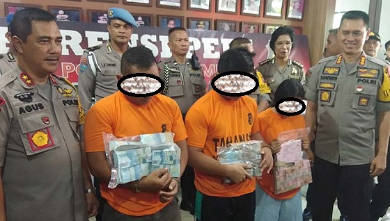 Dor.. Dor...Polisi Tembak Perampok Rp411 Juta Uang PT Abacus  di Jalan HM Jhoni  Medan, Seorang Pelakunya Wanita