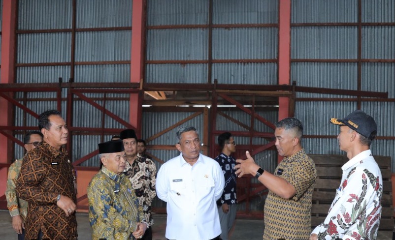 Anton Cek Ketersediaan Beras di Gudang Bulog Tandun