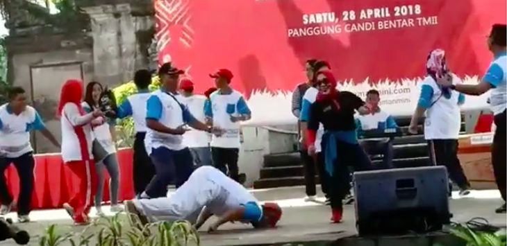 INNALILLAHI...Asik Joget Jaran Goyang, Karyawan Ini Tiba-tiba Jatuh dan Meninggal Dunia, Ini Videonya