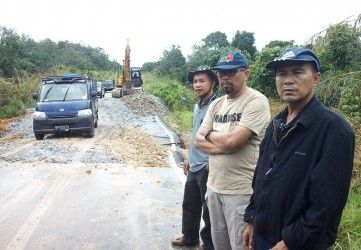 ALHAMDULILLAH...Sempat Amblas, Kini Jalan Menuju Candi Muara Takus Sudah Bisa Dilalui
