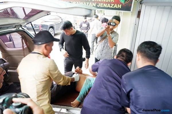 BREAKING NEWS: Saling Tembak, Dua perampok Uang Rp50 Juta Gunakan RX King Tewas Diterjang Peluru Polisi Pekanbaru