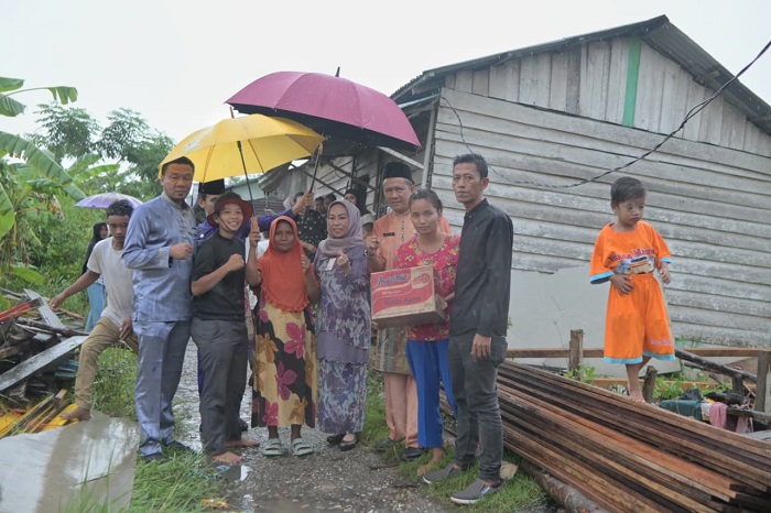 Air Mata di Balik Rumah Rapuh, Keprihatinan Hidup Keluarga dengan Empat Anak