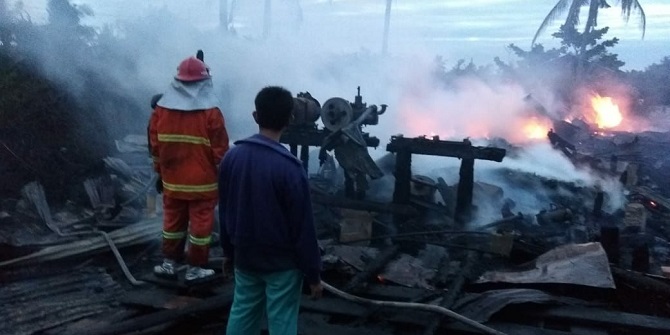 Gudang Penyimpanan Alat Pembuat Kapal di Rohil Ludes Terbakar