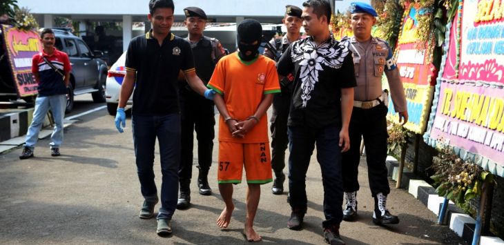 Kelainan Seksual, Tukang Bubur Pembunuh Bocah SD Ternyata Koleksi 1000 Celana dalam Wanita Hasil Curian, Dicium-cium Sambil Onani