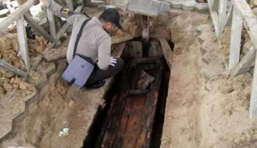 Dasar Maling...Bongkar Makam Mantan Ketua DPRD, Ambil Jam dan Cincin