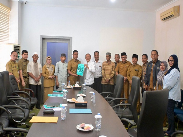 Datang ke kantor Bupati, Bupati Kampar Terima Aspirasi Masyarakat Salo