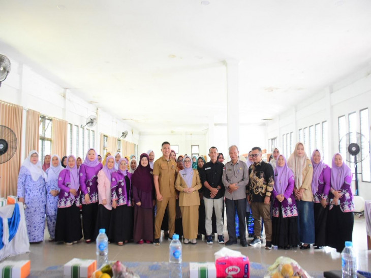 Wabup Misharti Buka Kegiatan untuk Tingkatkan Kemandirian Ekonomi dan Edukasi Hukum Perempuan Kampar