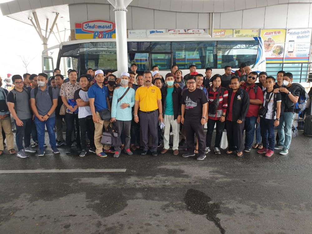 Masih Kabut Asap, 46 Mahasiswa Malaysia Dipulangkan ke Negaranya
