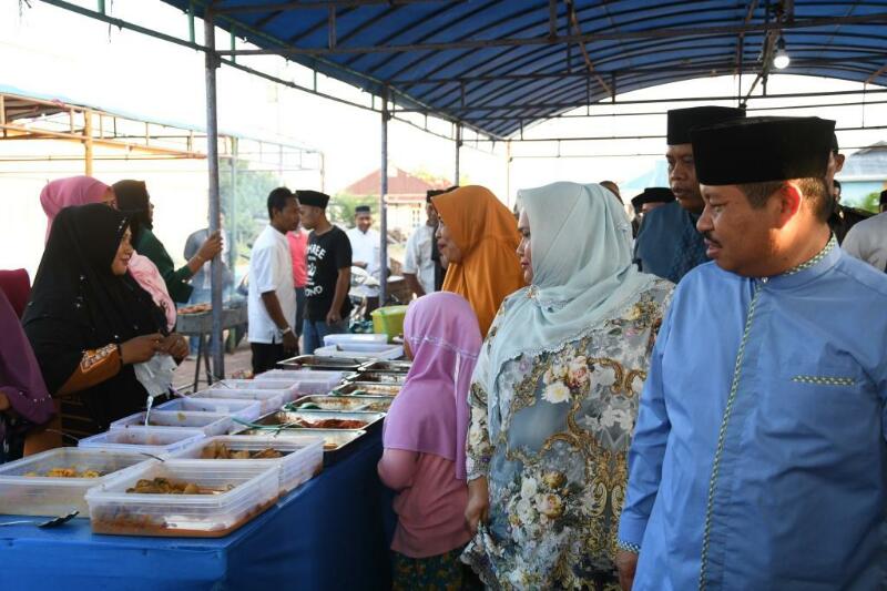 Bupati Amril Buka Pasar Ramadhan di Kawasan Sungai Bengkel 