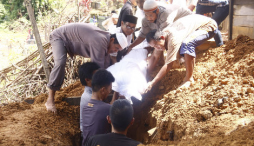 Innalillahi... Jadi Imam Salat Tarawih, Jarkasih Meninggal saat Rakaat Ketujuh