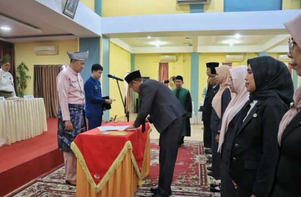 Wakil Bupati Muzamil Lantik 9 Pejabat Pemkab Kepulauan Meranti