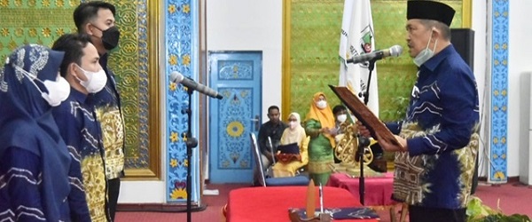 Syamsuddin Uti  Lantik KBB  Pelalawan.