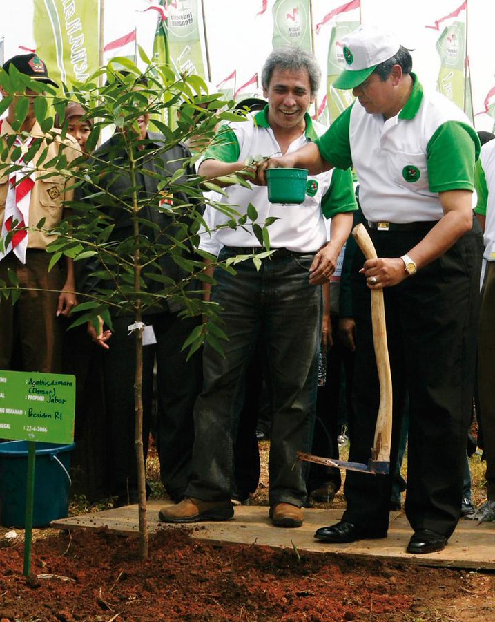 Sebut SBY Nyinyirin Mega, Unggahan FotoAndi Arief Bikin Iwan Fals Terdiam