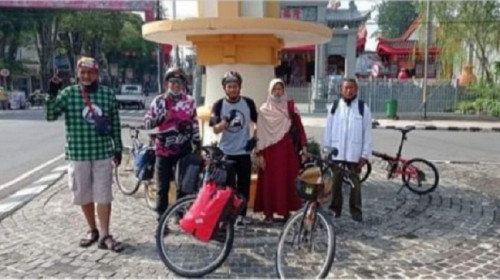 AllahuAkbar! Berniat Tunaikan Ibadah Haji, Fauzan Kayuh Sepeda dari Magelang ke Makkah