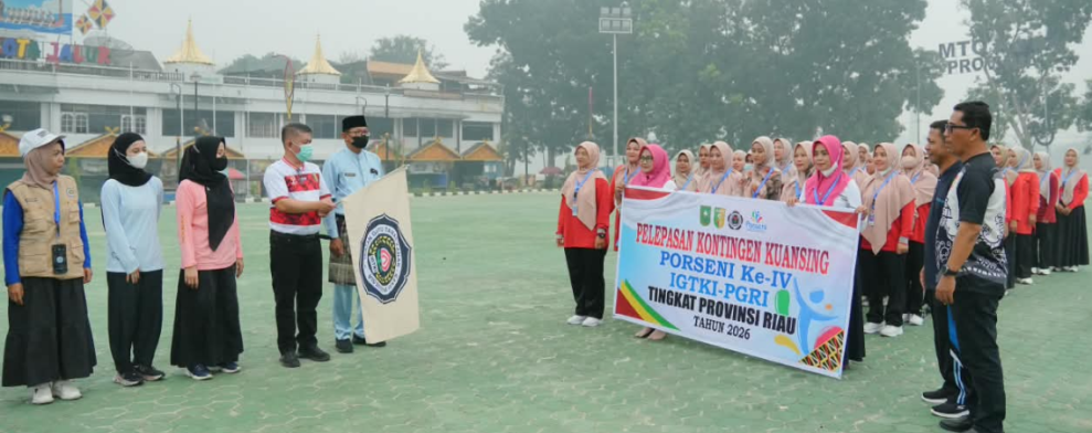 Pj Sekda Kuansing Lepas Kontingen Porseni IGTKI, Beri Motivasi untuk Tampil Terbaik