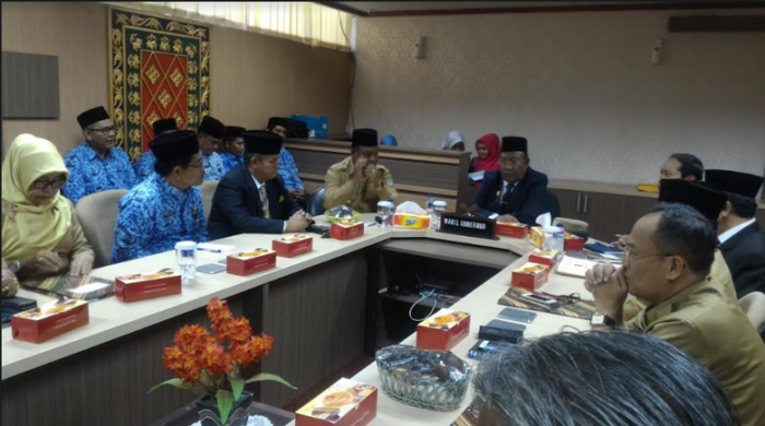 Wagubri Serahkan 7 Permendagri Tapal Batas Diantaranya Berbatasan Sumut