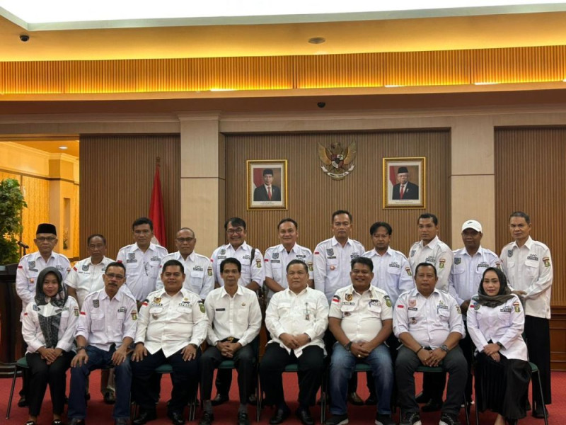 Pemprov Berikan Dua Motor Untuk Kepala Desa