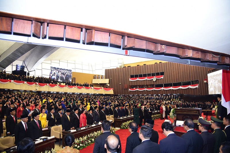Penasaran, Segini Gaji Anggota DPR, Tapi Tunjangannya Bikin Geleng-geleng Kepala