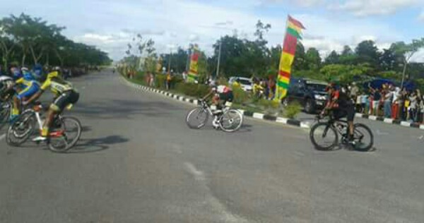 Pebalap Asal Team Sapura Cycling Malaysia Rebut Etape 1 Tour de Siak 2017