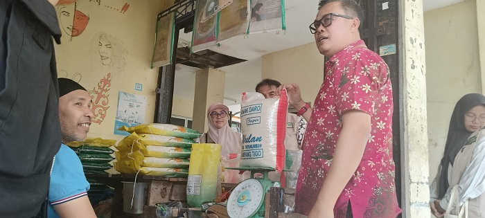 OKKPD Pekanbaru Lakukan Monitoring dan Pengawasan Aneka Komoditas Pangan di Pasar Limapuluh