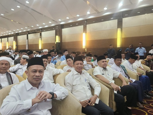 Staf Ahli Bidang SDM Kampar Hadiri Seminar Internasional dan Muzakarah  PERTI Serta  Pengukuhan Pengurus LP3N