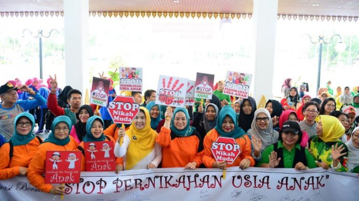 Bersama KPPPA, Ketua PKK Riau Deklarasi Gerakan Stop  Pernikahan Usia Anak