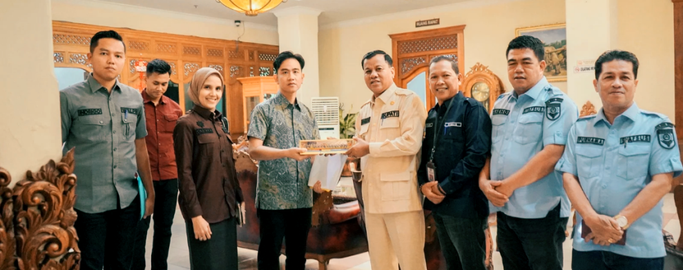 Bupati Kuansing Langsung ke Solo Bertemu Gibran