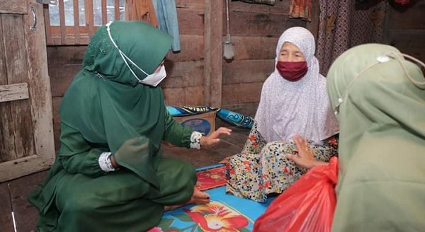 Dekranasda Siak Salurkan Bantuan Sembako untuk Dhuafa dan Lansia