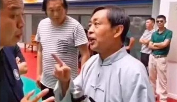 Sempat Sesumbar, Pakar Tai Chi KO Hanya Dalam 30 detik