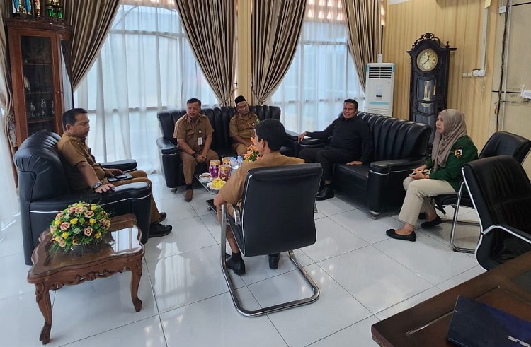 Kepala DKP Pekanbaru Roadshow Koordinasi ke Dinas TPH Provinsi Riau dan Bulog Riau Kepri