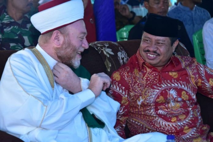 Syekh Dr Fadi dari Lebanon Beri Doa Khusus untuk Bupati Amril dan Istri