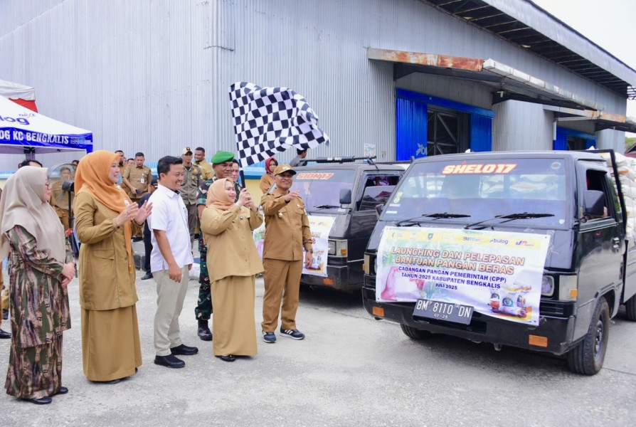 Bupati Bengkalis Lepas Penyaluran 489 Ton Beras Cadangan Pangan