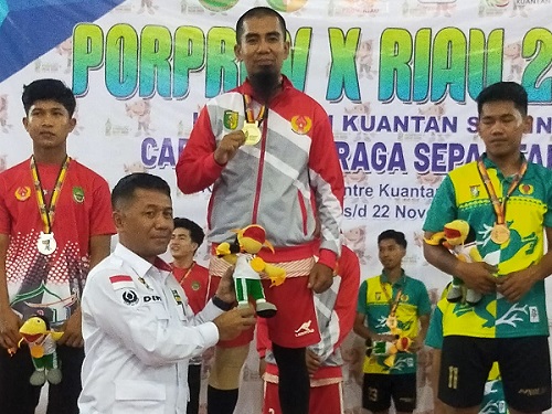 Suripto - Itas Sumbang Emas Kuansing di Nomor Double Event Sepak Takraw
