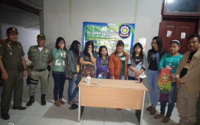 Razia Pekat di Minas, Satpol PP Siak Amankan Wanita Penghibur dan Miras