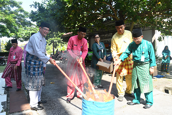 Perdana, Dispersip Bengkalis Musnahkan Arsip Inaktif