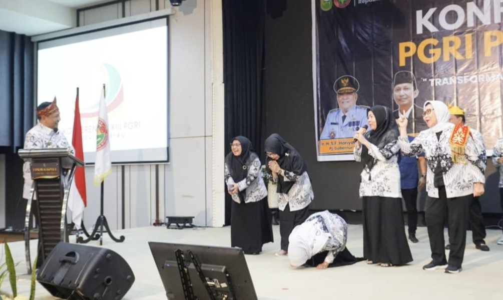 Berprestasi, 31 Orang Diberangkatkan Umroh Gratis oleh Pemprov Riau
