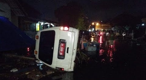 Puluhan Luka-luka, 4 Meninggal Dunia Akibat  Gelombang Tinggi Terjang Pemukiman Warga Kalianda