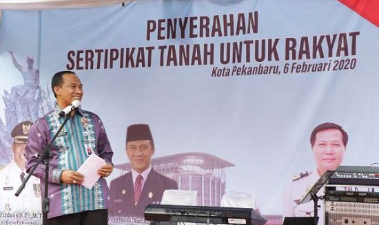 Pemko Pekanbaru dan Kanwil BPN ATR  Bagikan 3.000-an Sertifikat PTSL Pada Masyarakat Tenayan Raya dan Bukitraya